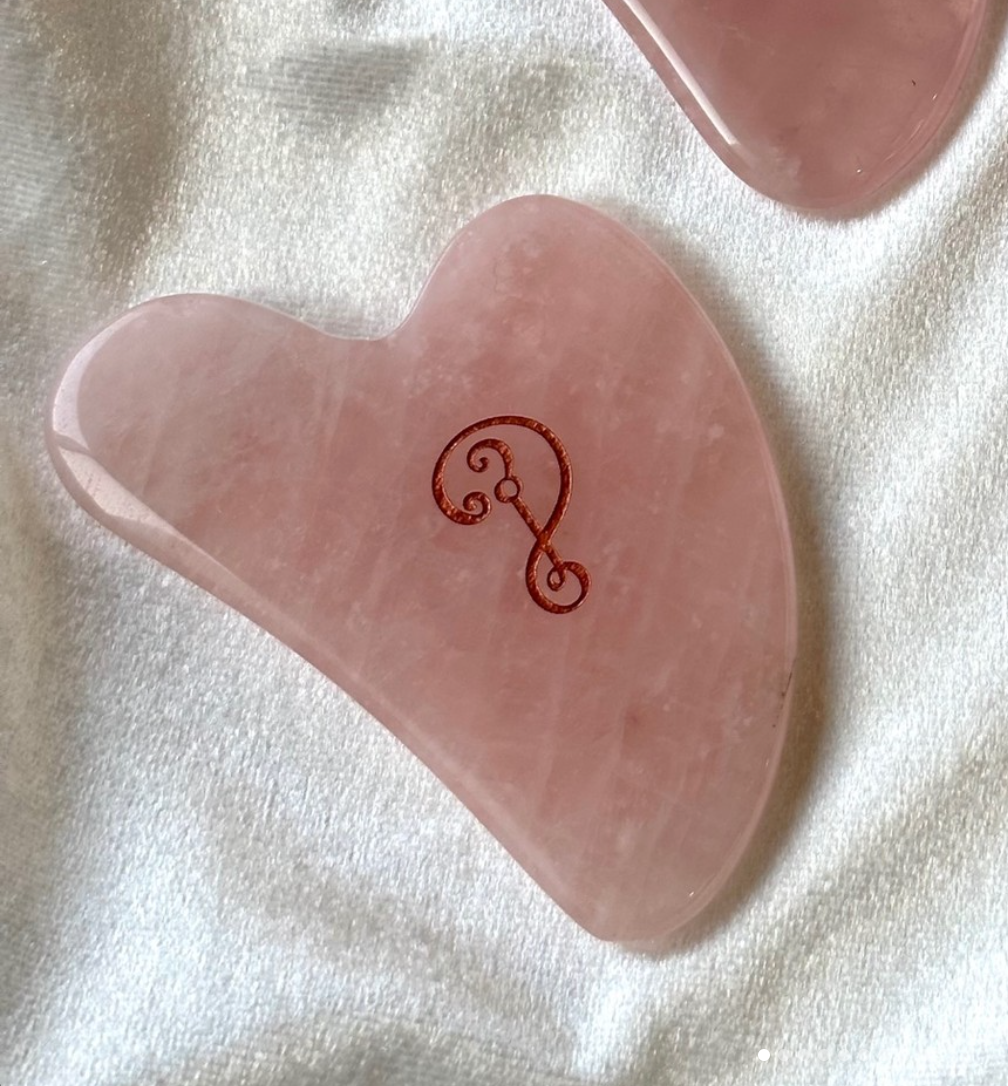 Rose Quartz Na Mangsa Yantra Gua Sha